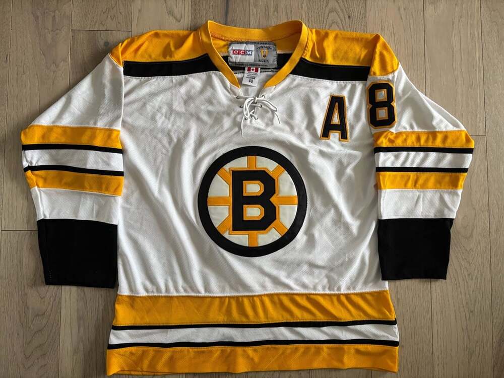 Vintage Boston Bruins Cam Neely #8 CCM Jersey Size 48